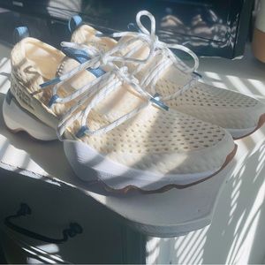 SOREL Women’s Kinetic Impact Lace Sneaker